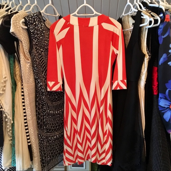 Pretty 3/4 Sleeve Dress - Picture 3 of 6